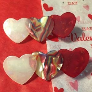 NEW. Ladies hair clips(2) hearts